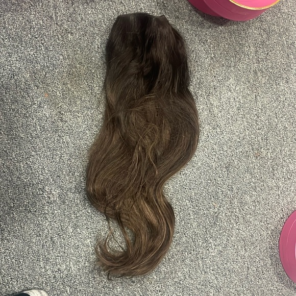 Luxy hair with highlights never worn